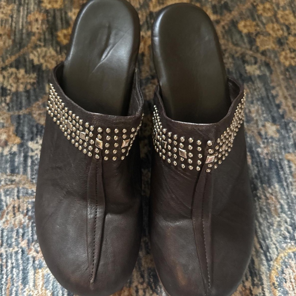 Vintage Black Leather Mules with Copper Wood Heel and Studs - Picture 5 of 7